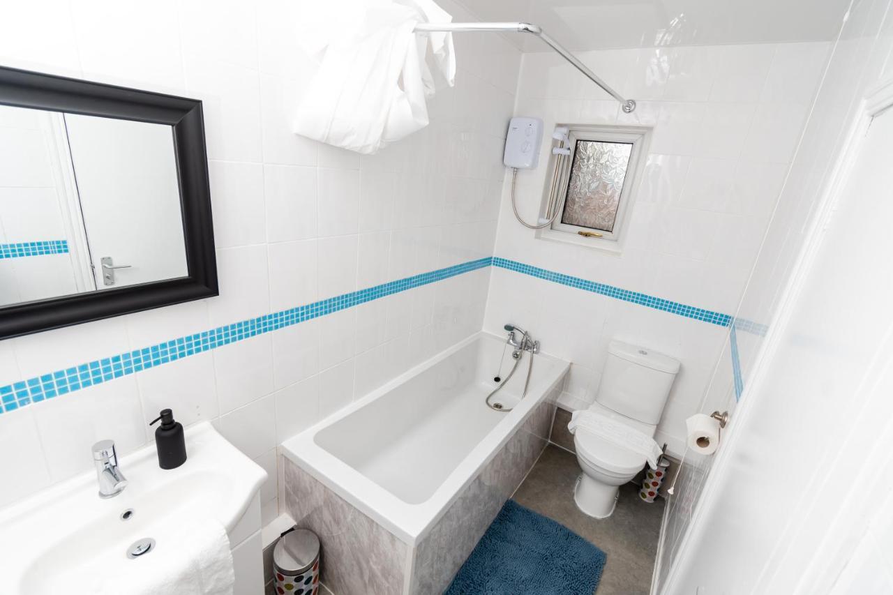 Greenbourne - 4 Bedrooms Sleeps 8 Free Parking Gateshead Εξωτερικό φωτογραφία