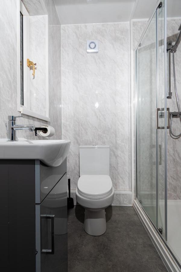 Greenbourne - 4 Bedrooms Sleeps 8 Free Parking Gateshead Εξωτερικό φωτογραφία