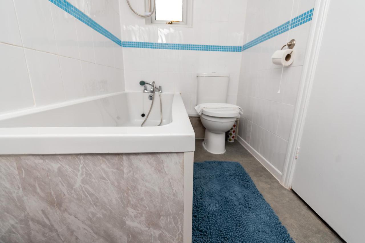 Greenbourne - 4 Bedrooms Sleeps 8 Free Parking Gateshead Εξωτερικό φωτογραφία