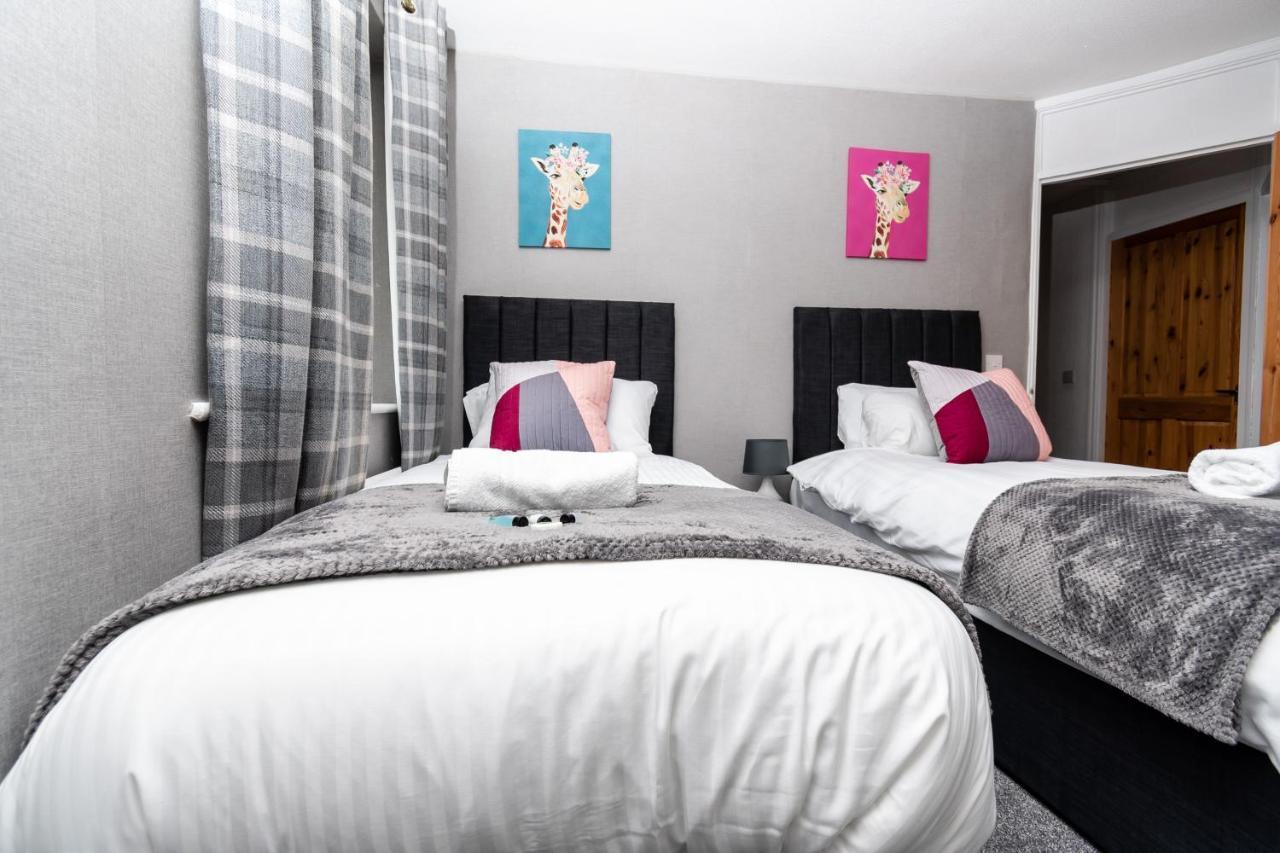 Greenbourne - 4 Bedrooms Sleeps 8 Free Parking Gateshead Εξωτερικό φωτογραφία