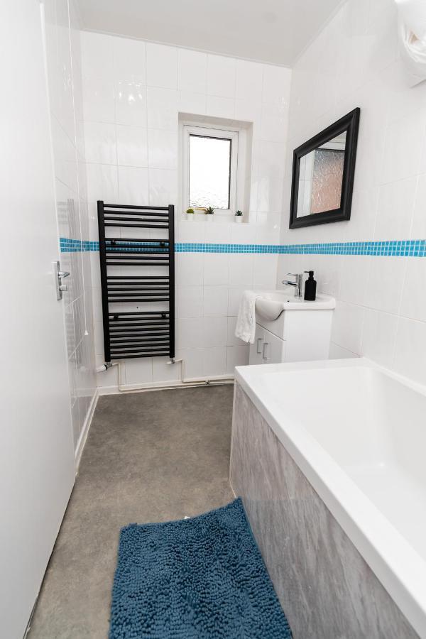 Greenbourne - 4 Bedrooms Sleeps 8 Free Parking Gateshead Εξωτερικό φωτογραφία