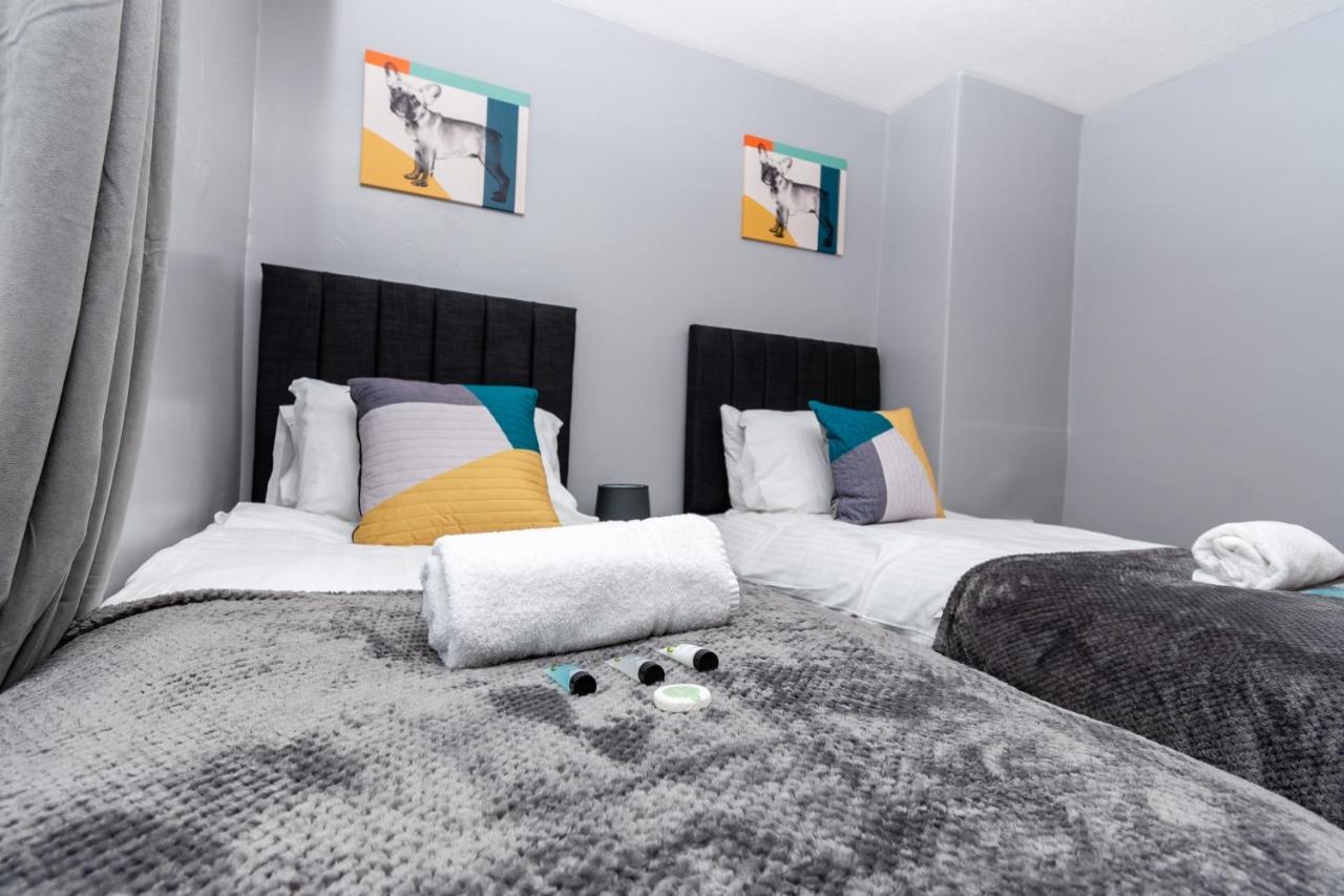 Greenbourne - 4 Bedrooms Sleeps 8 Free Parking Gateshead Εξωτερικό φωτογραφία